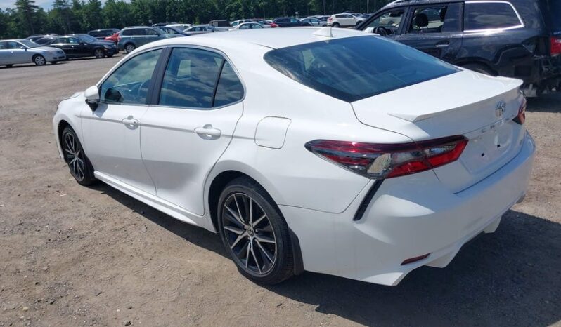 
								2022 Toyota Camry full									