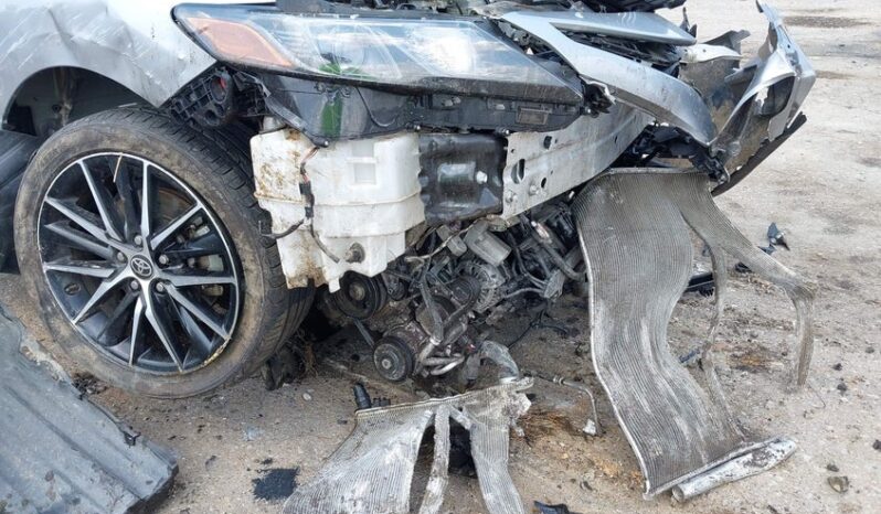 
								2023 Toyota Camry full									