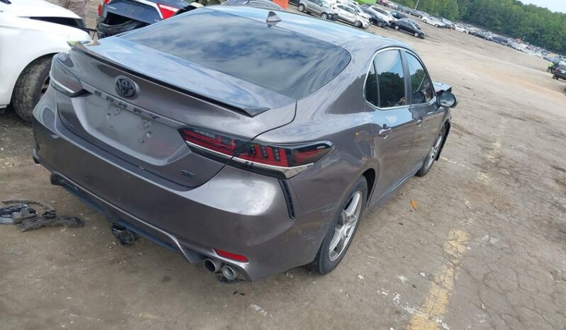 
								2022 Toyota Camry full									