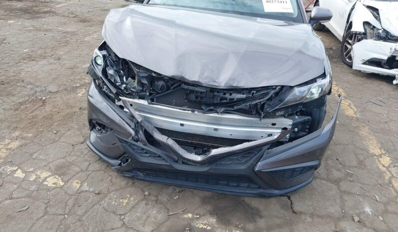 
								2022 Toyota Camry full									