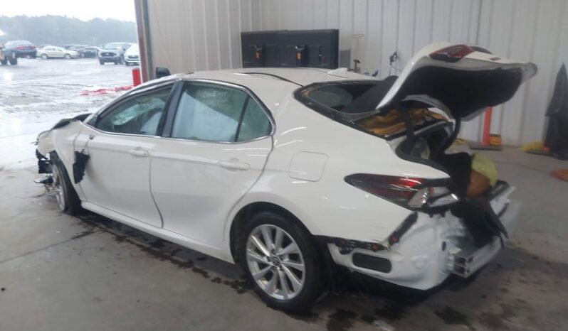
								2023 Toyota Camry full									