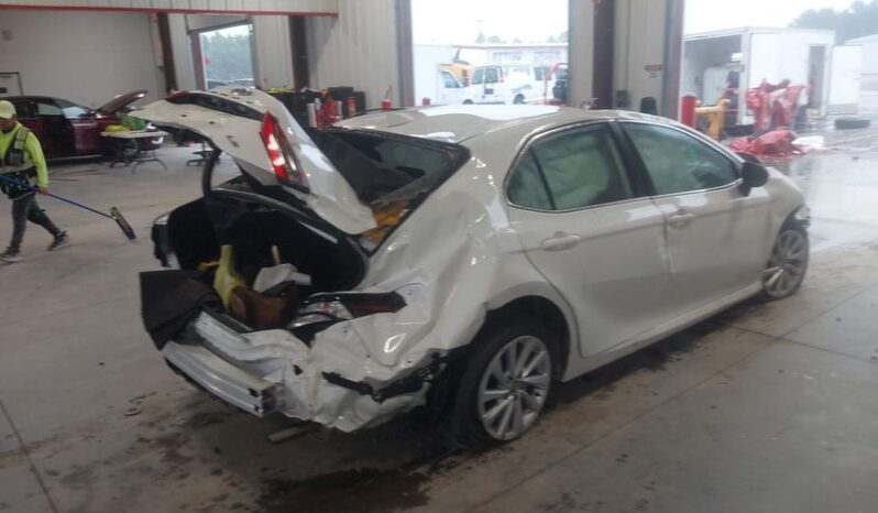 
								2023 Toyota Camry full									