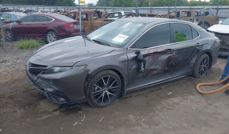 
								2023 Toyota Camry full									