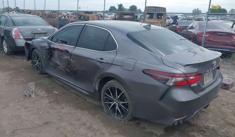 
								2023 Toyota Camry full									