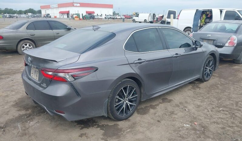 
								2023 Toyota Camry full									