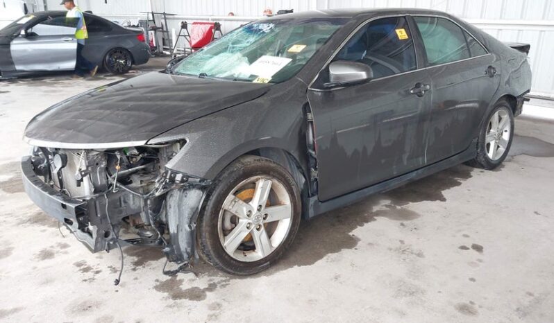 
								2013 Toyota Camry full									