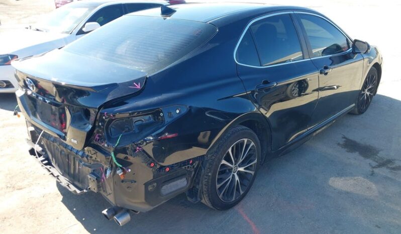 
								2020 Toyota Camry full									
