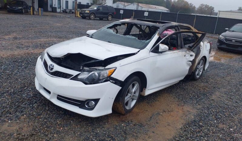 
								2012 Toyota Camry full									