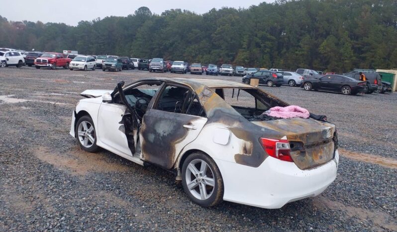 
								2012 Toyota Camry full									