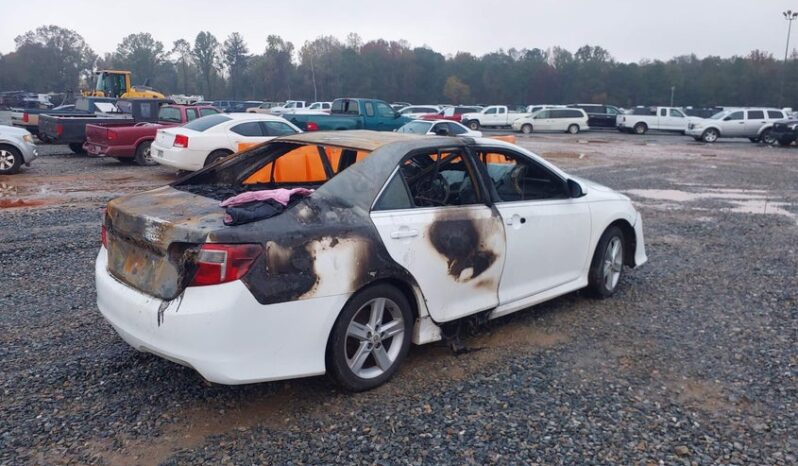
								2012 Toyota Camry full									