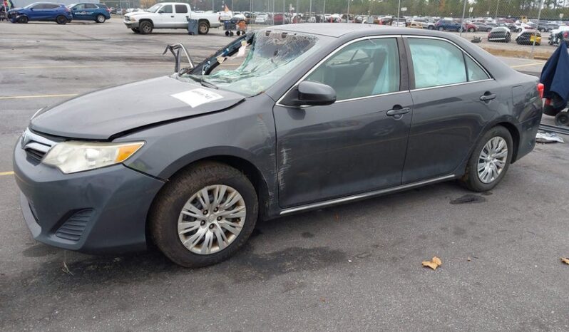 
								2012 Toyota Camry full									