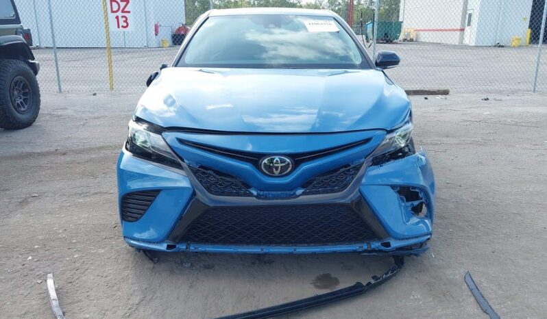 
								2022 Toyota Camry full									