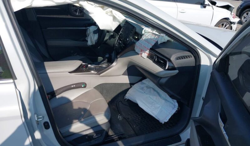 
								2022 Toyota Camry full									