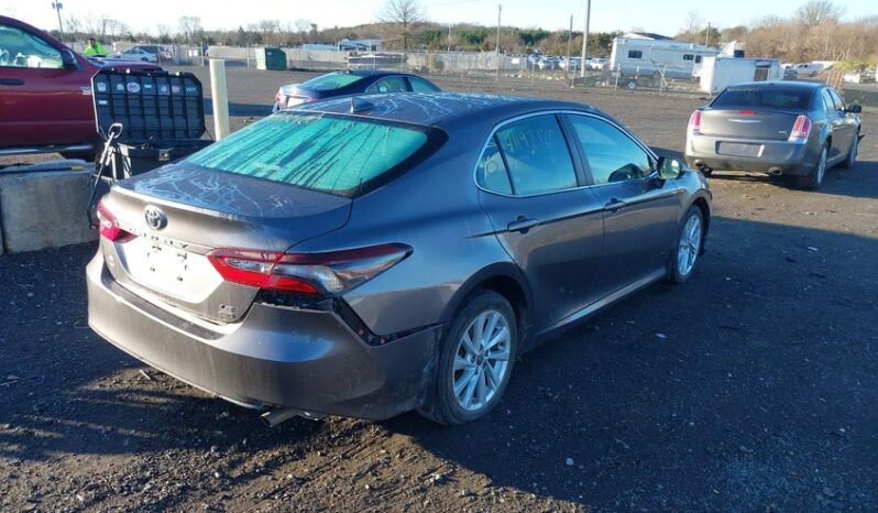 
								2022 Toyota Camry full									