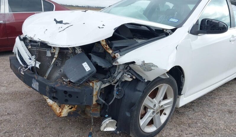 
								2014 Toyota Camry full									