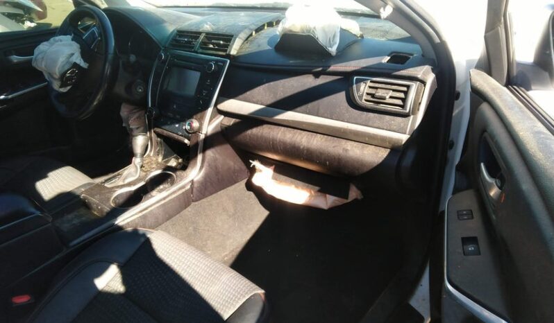 
								2015 Toyota Camry full									