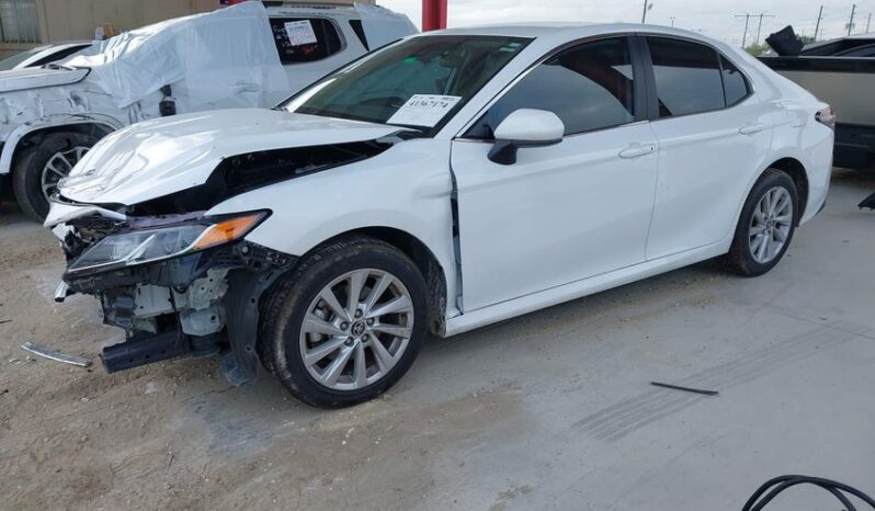 
								2023 Toyota Camry full									