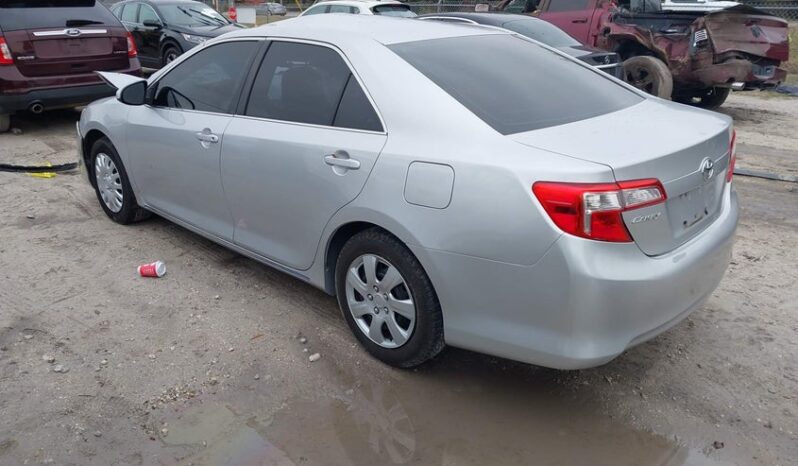 
								2013 Toyota Camry full									