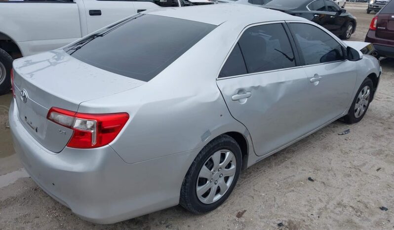
								2013 Toyota Camry full									