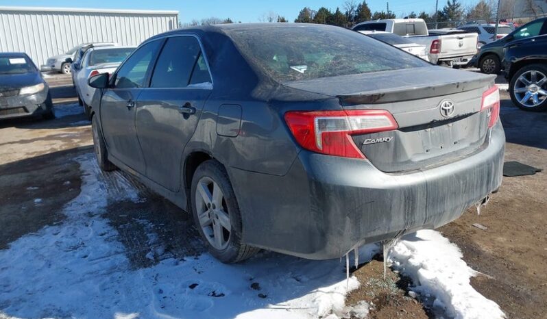 
								2012 Toyota Camry full									