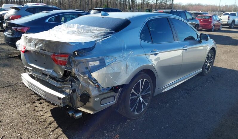 
								2019 Toyota Camry full									