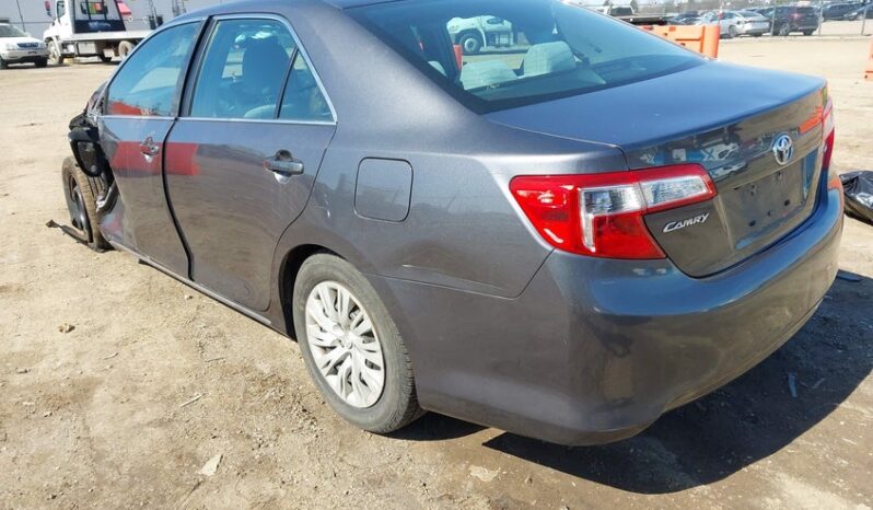 
								2014 Toyota Camry full									