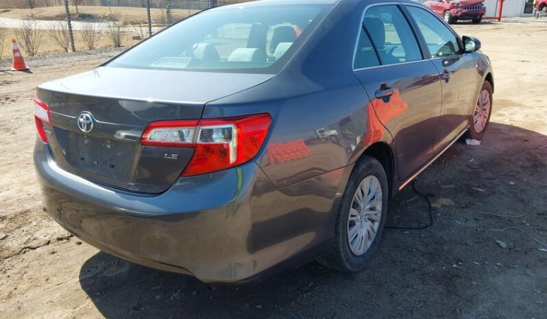 
								2014 Toyota Camry full									