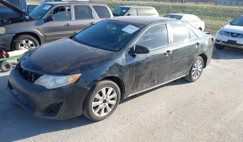 
								2012 Toyota Camry full									