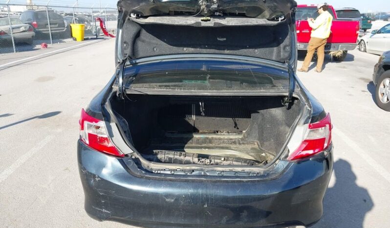 
								2012 Toyota Camry full									