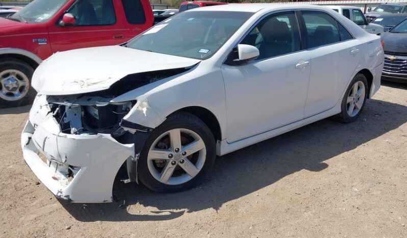 
								2012 Toyota Camry full									
