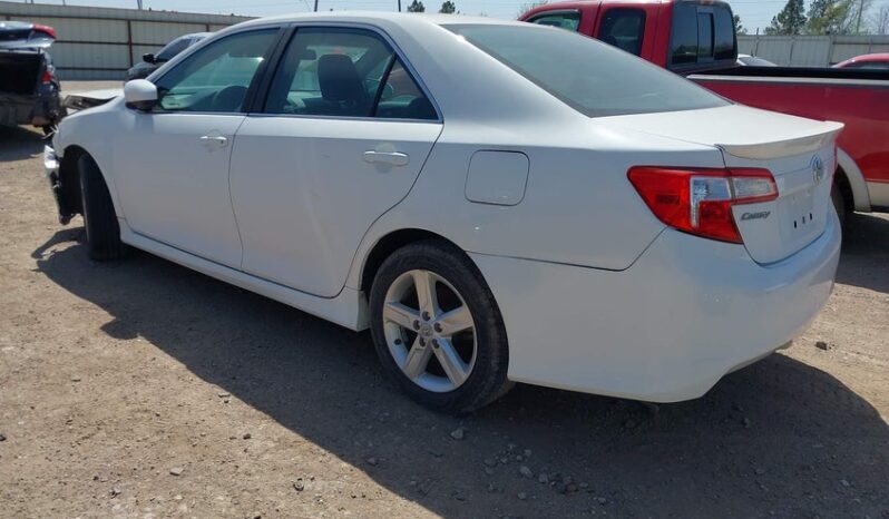 
								2012 Toyota Camry full									