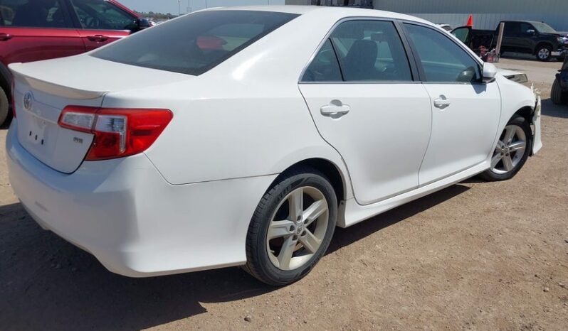 
								2012 Toyota Camry full									