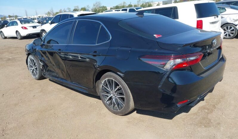 
								2024 Toyota Camry full									