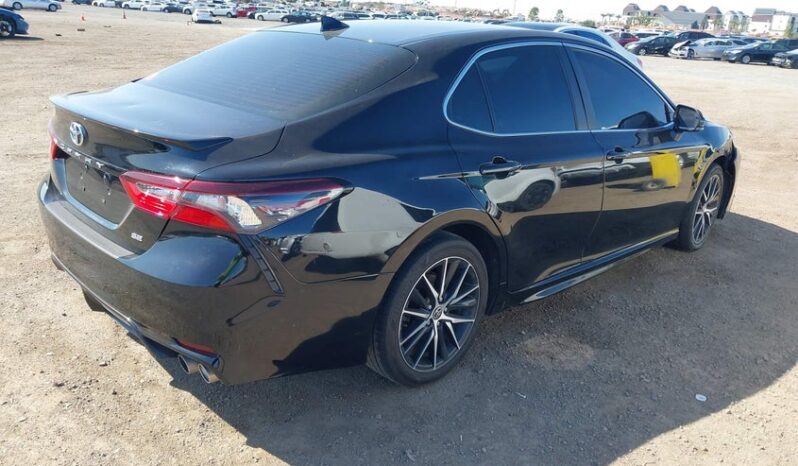 
								2024 Toyota Camry full									