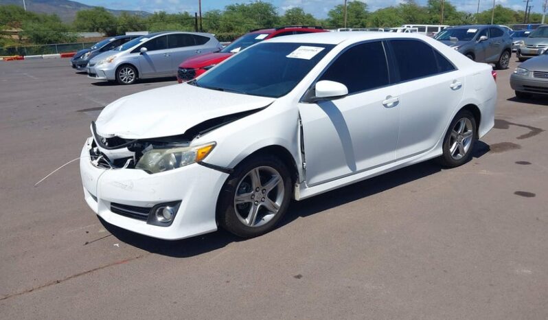 
								2013 Toyota Camry full									
