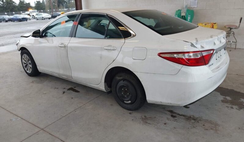 
								2015 Toyota Camry full									