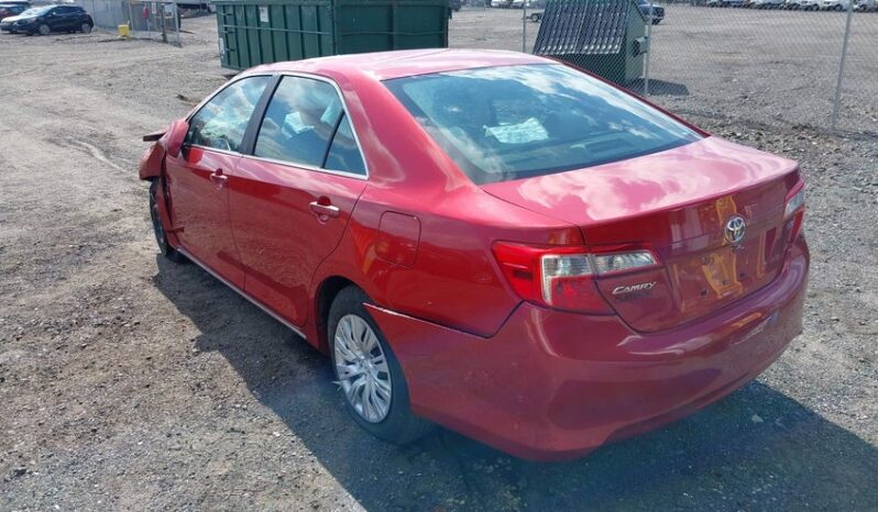 
								2014 Toyota Camry full									