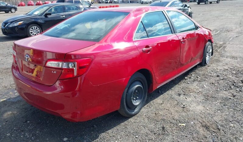 
								2014 Toyota Camry full									