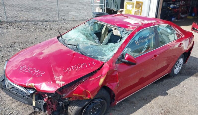 
								2014 Toyota Camry full									