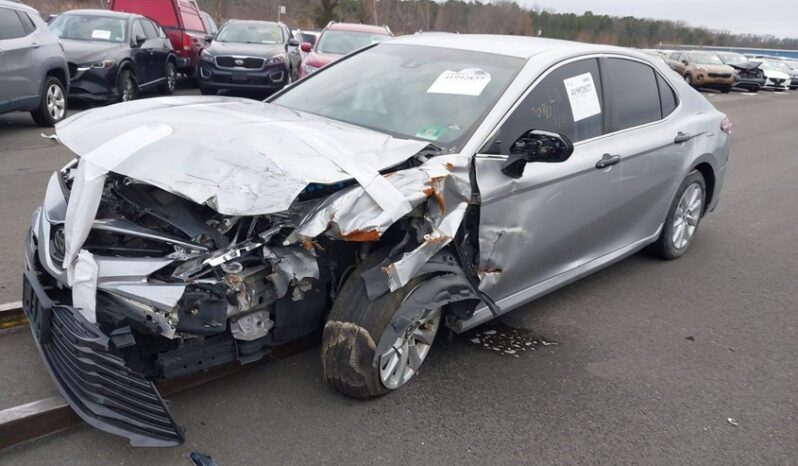 
								2018 Toyota Camry full									