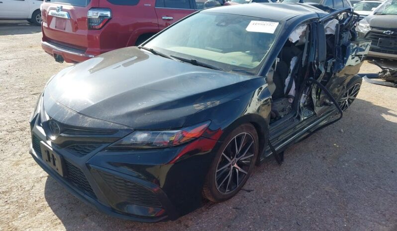 
								2021 Toyota Camry full									