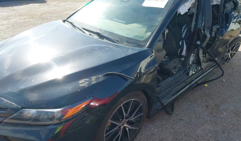 
								2021 Toyota Camry full									