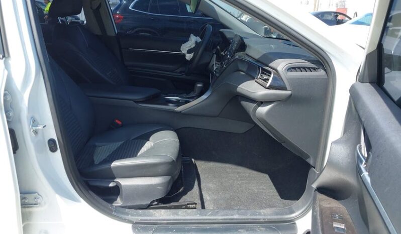 
								2023 Toyota Camry full									
