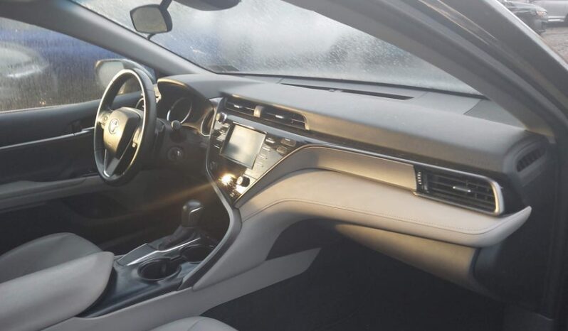 
								2019 Toyota Camry full									