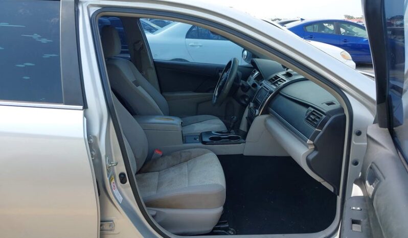 
								2014 Toyota Camry full									