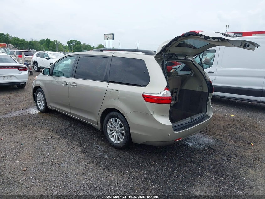 2015 Toyota Sienna