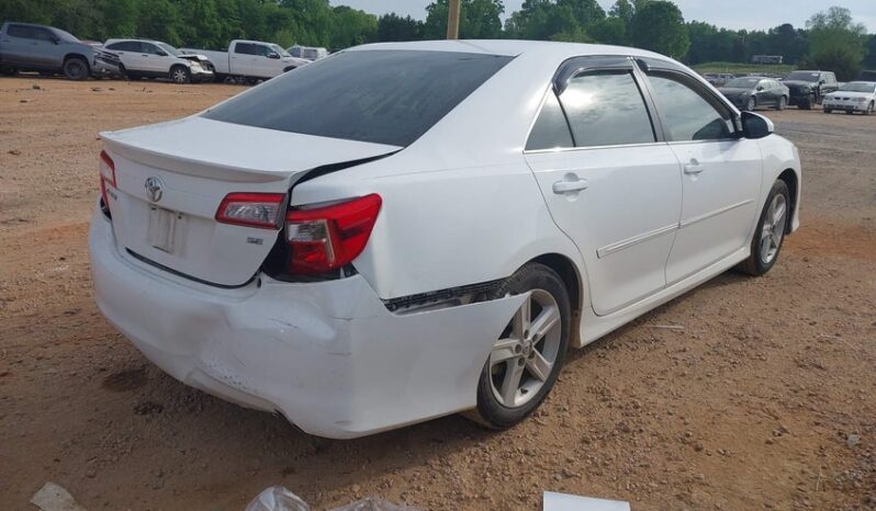 
								2016 Toyota Camry full									