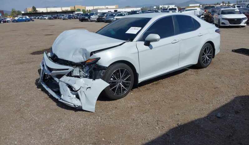 
								2024 Toyota Camry full									