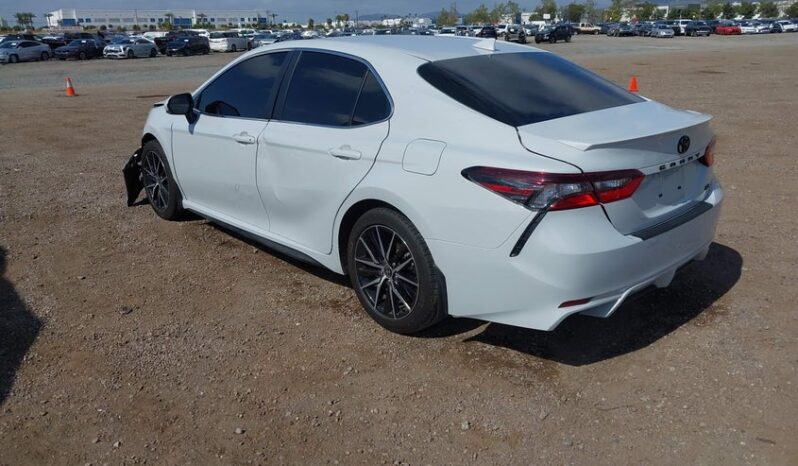 
								2024 Toyota Camry full									