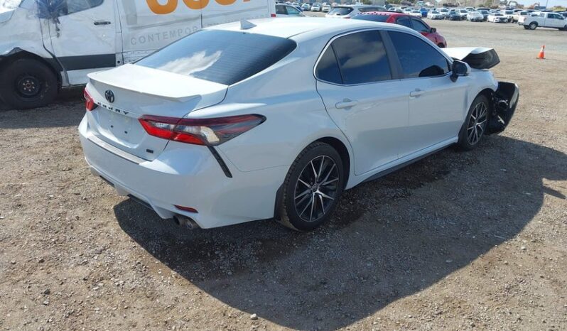 
								2024 Toyota Camry full									